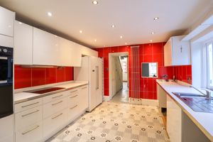 Kitchen / Breakfast Room- click for photo gallery